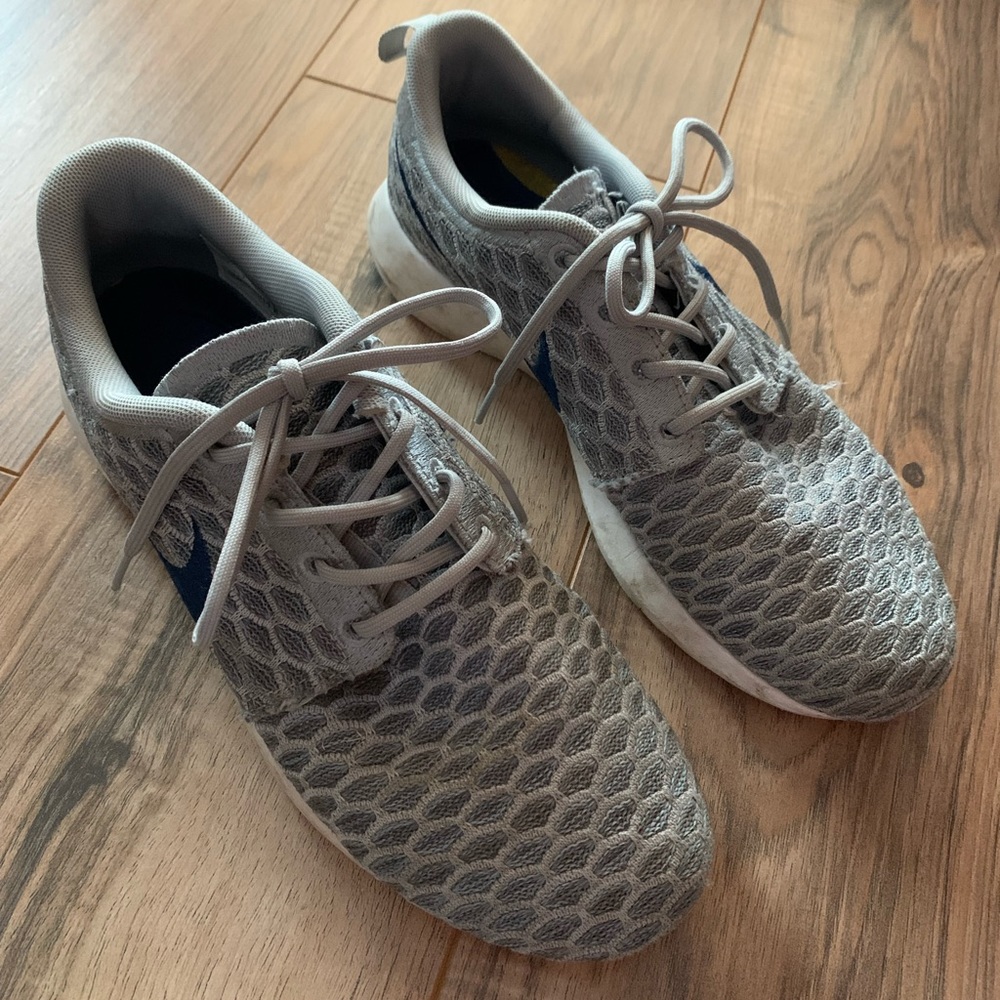 Nike Roshe Run Grey